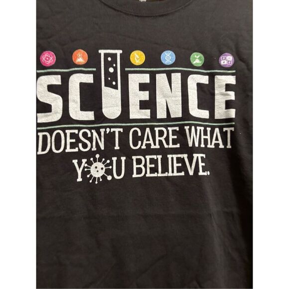 Science Doesn't Care What You Believe T-shirt size Large - Picture 2 of 2